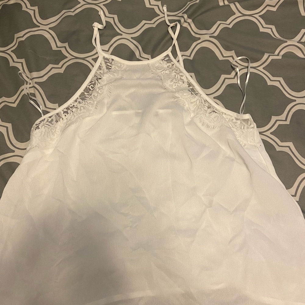 White lace dynamite tank top. Size Large. Like new condition.